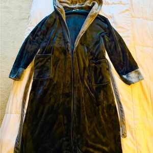 Luxurious Dark Blue Hooded Plush Robe  - LG / XL